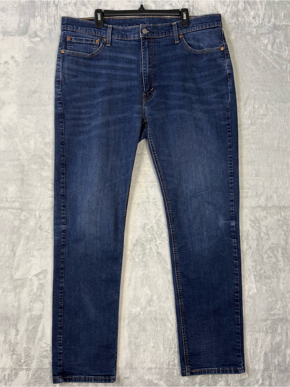 LEVIS 541 ATHLETIC TAPER MENS JEANS SIZE 40X36 RED TAB Measures 40x32.5